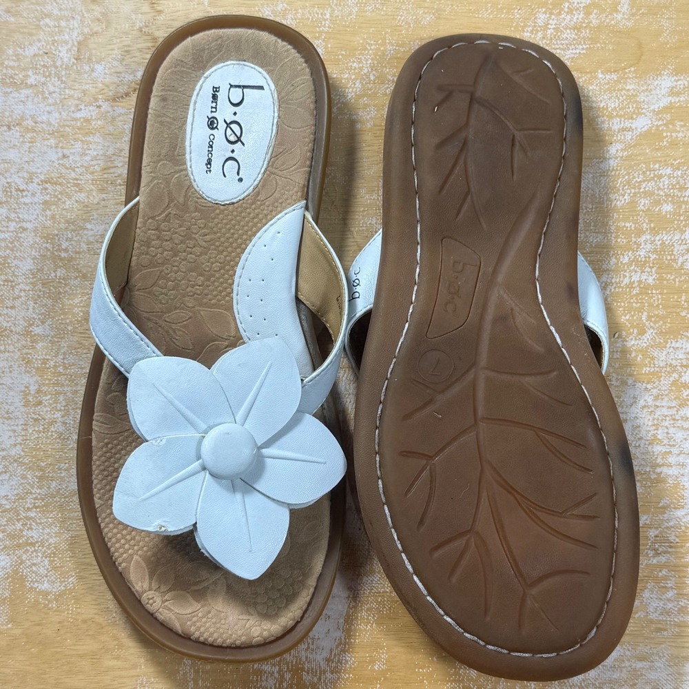 b.o.c. Born Concept Womens White Flower Flip Flop Sandals Size 7 Boho Summer EUC